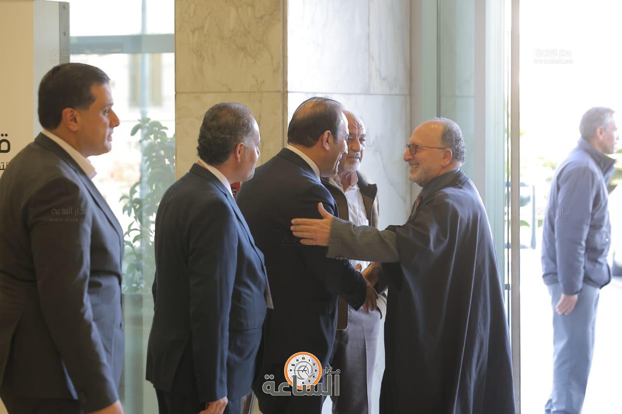 Madar Al-Saa Images 0.4431803010062205