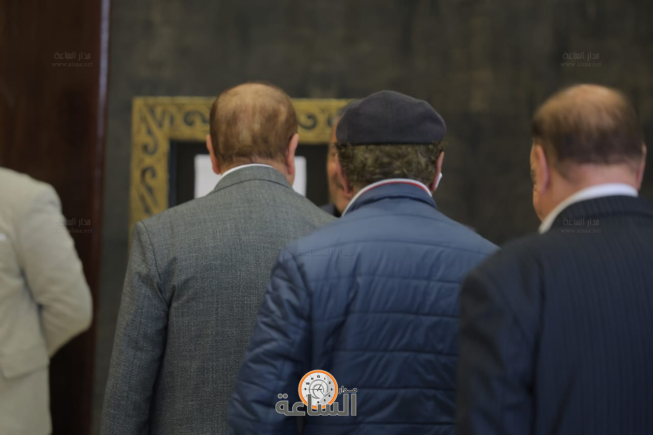 Madar Al-Saa Images 0.49993632563037305