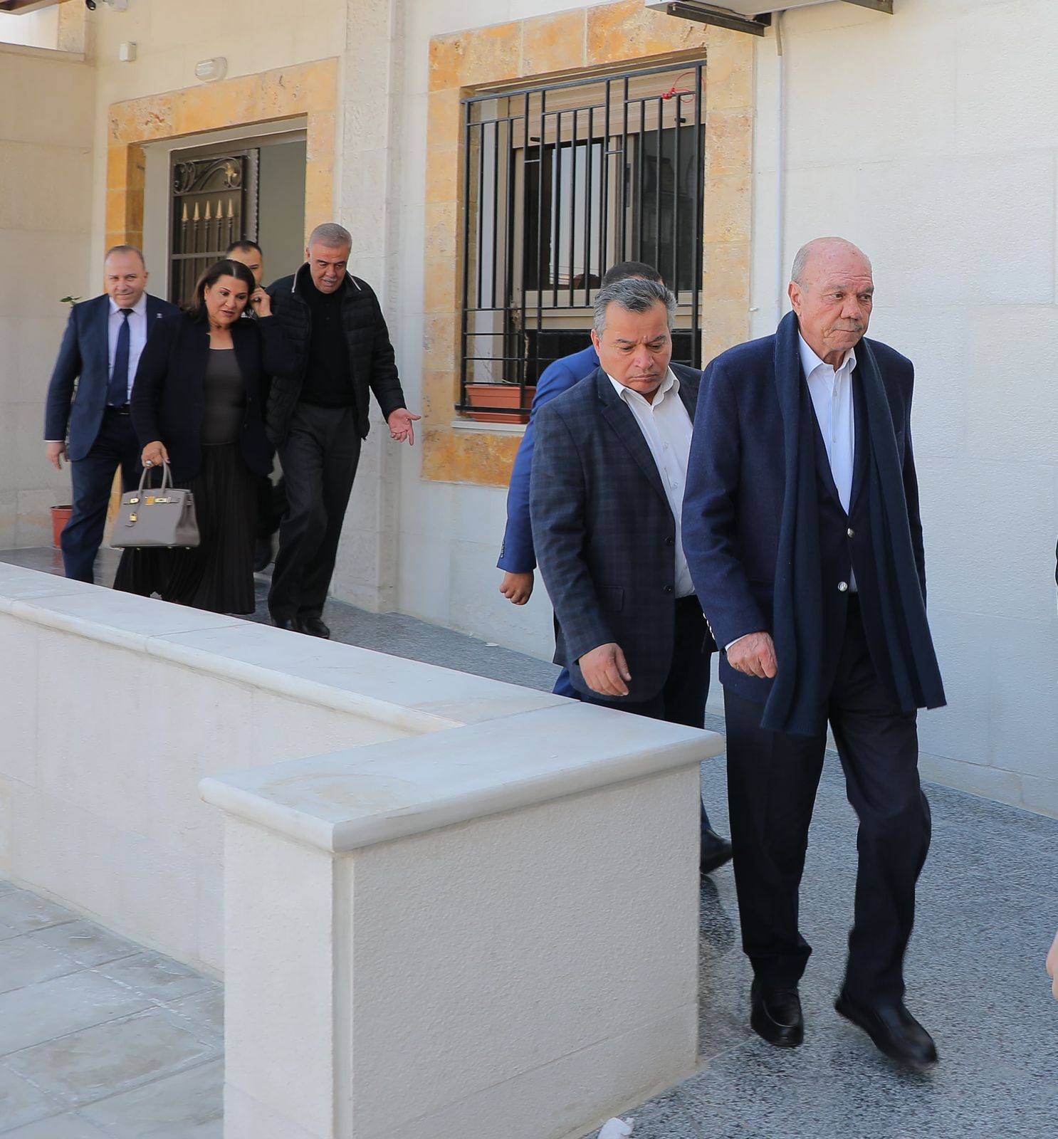 Madar Al-Saa Images 0.6581317233170918