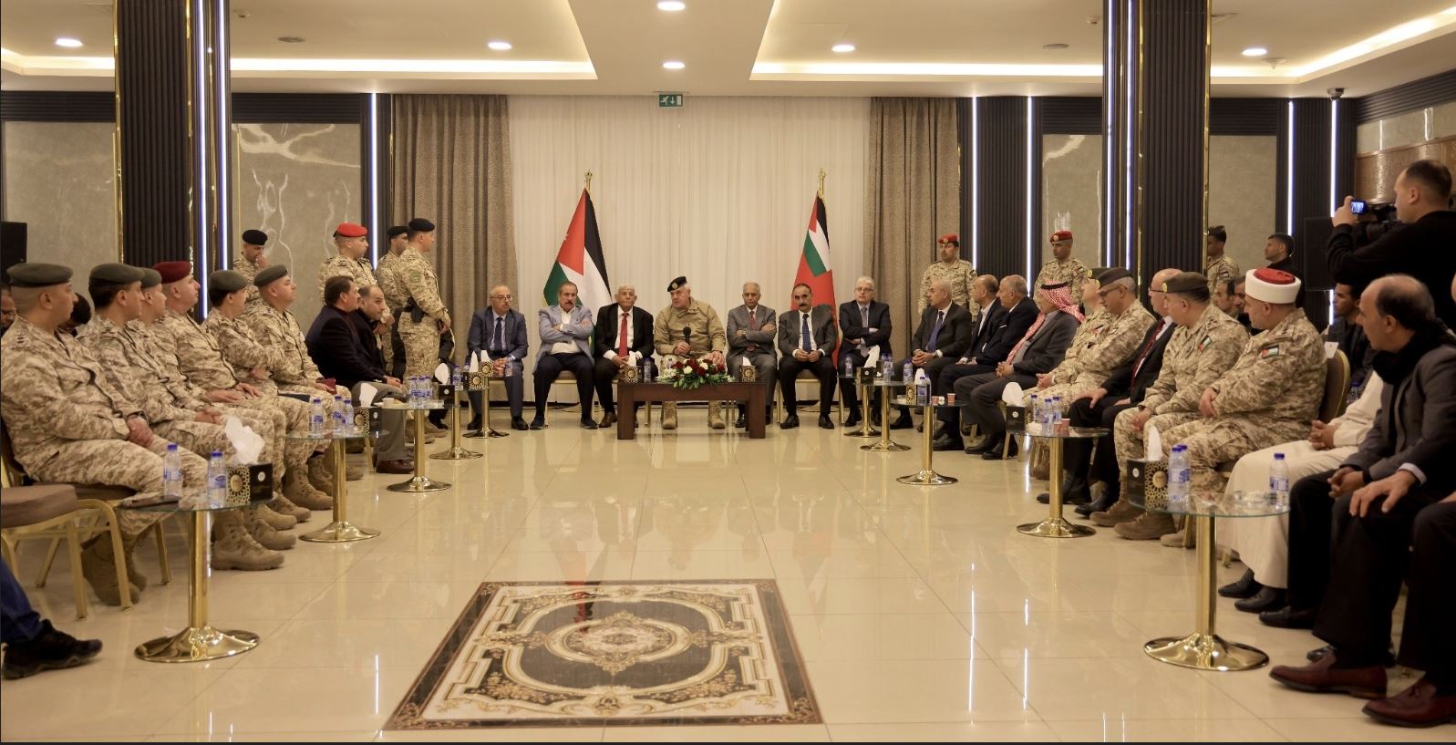 Madar Al-Saa Images 0.9275934868794944