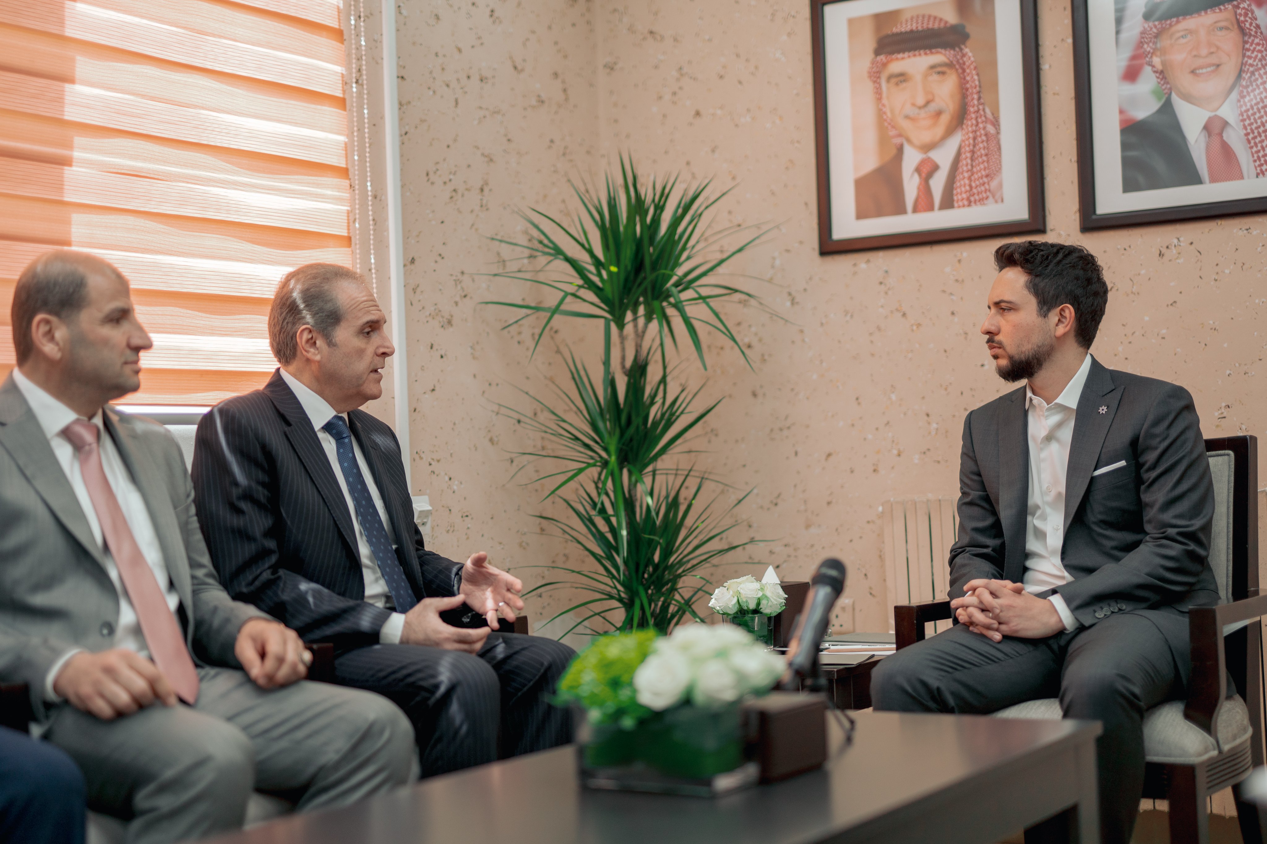 Madar Al-Saa Images 0.4247489127250319