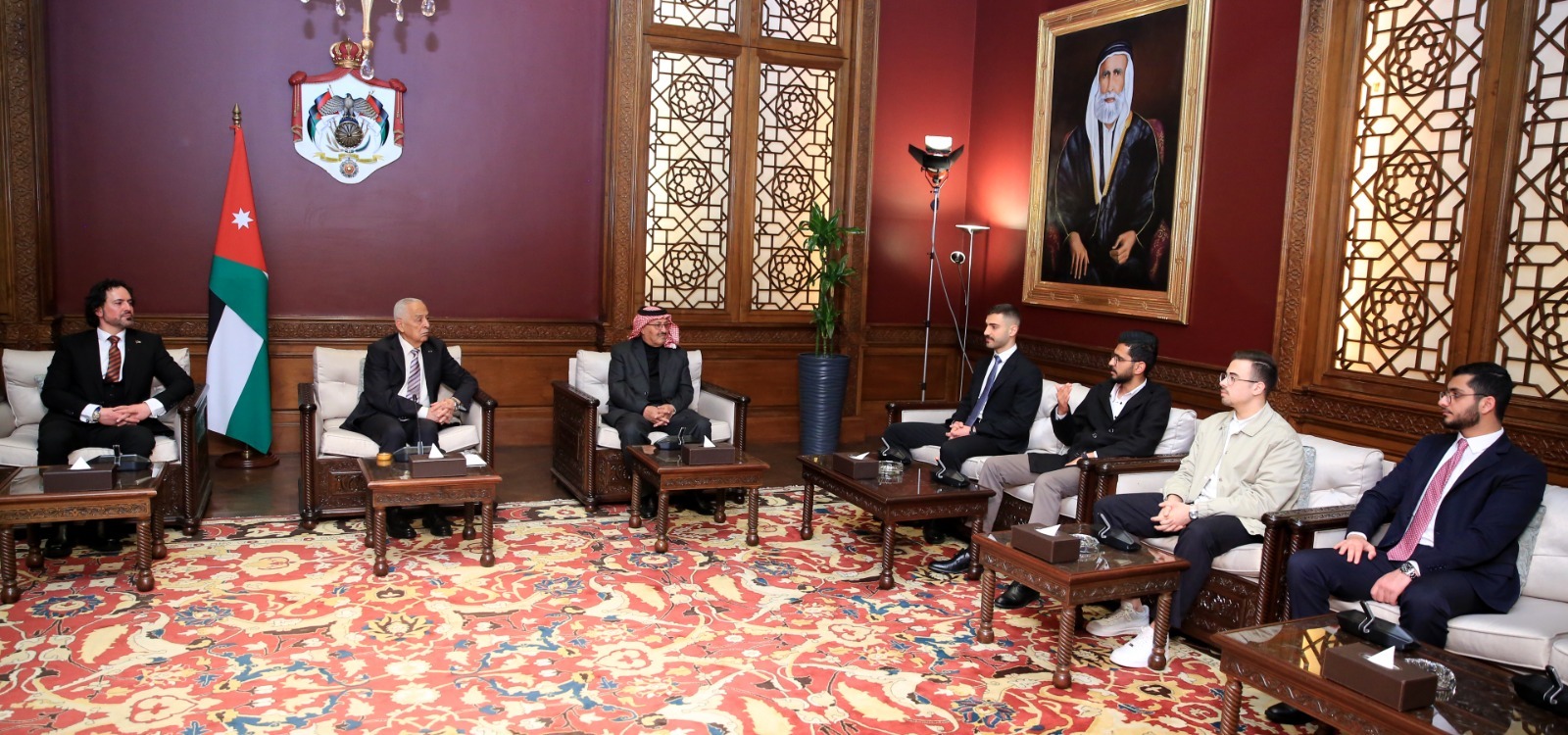 Madar Al-Saa Images 0.3517152119985618