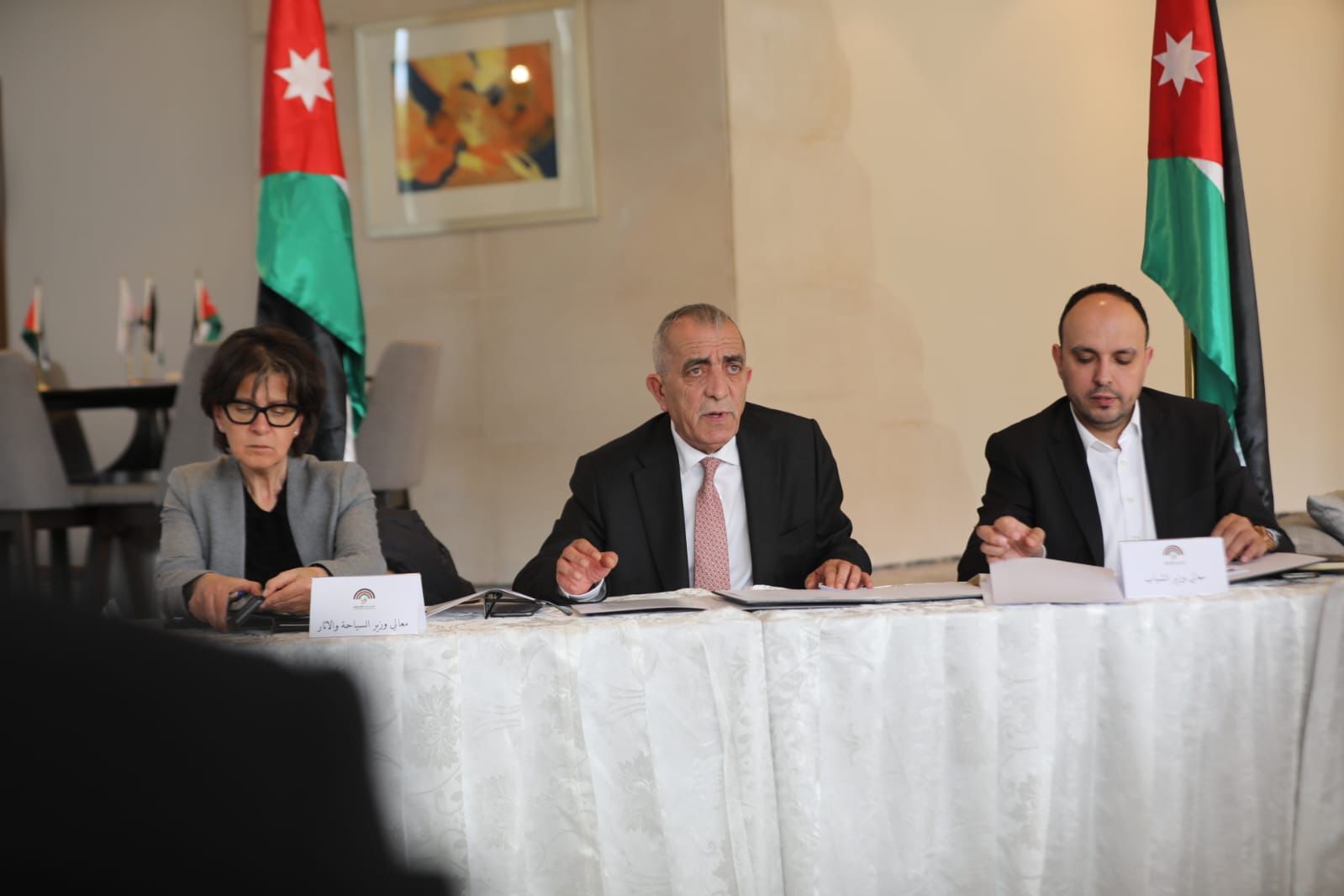 Madar Al-Saa Images 0.02700592052812678