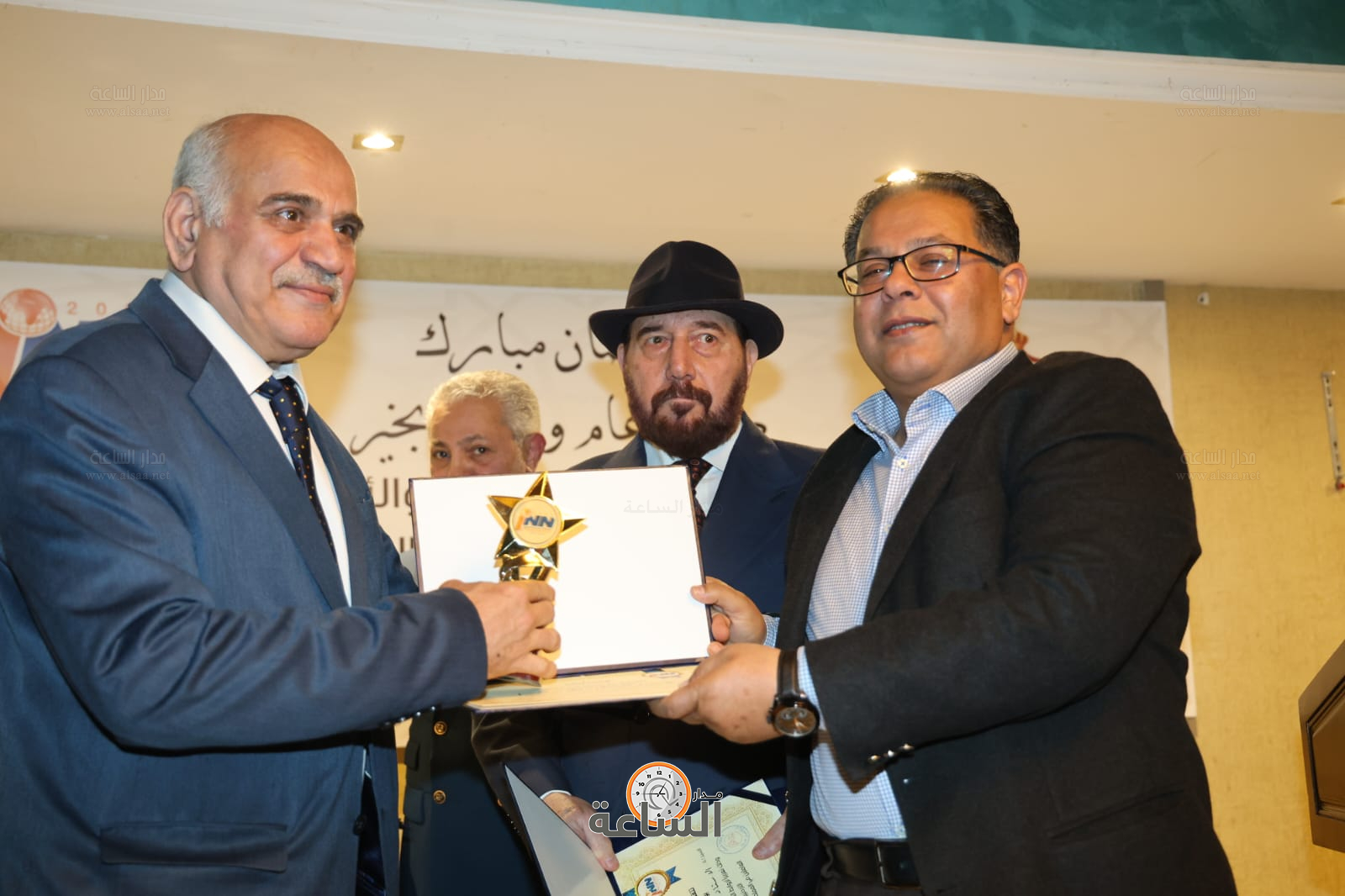 Madar Al-Saa Images 0.25586921690168807