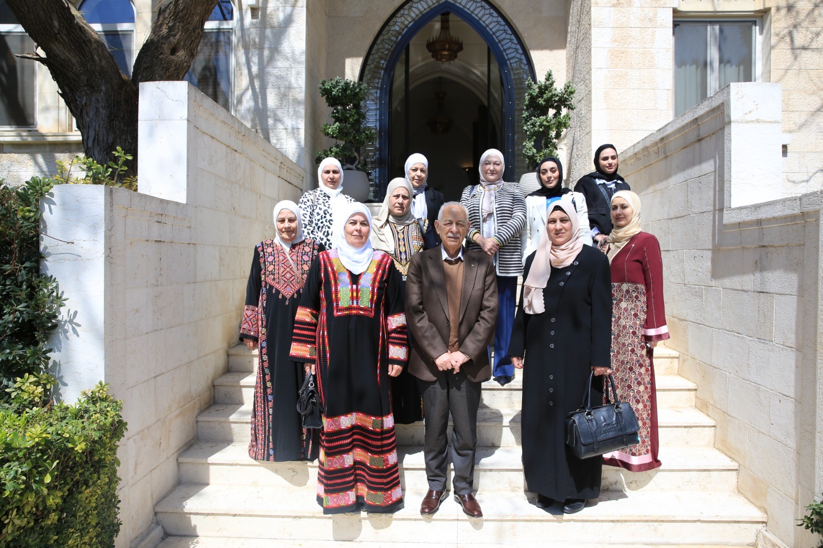 Madar Al-Saa Images 0.503163863546449