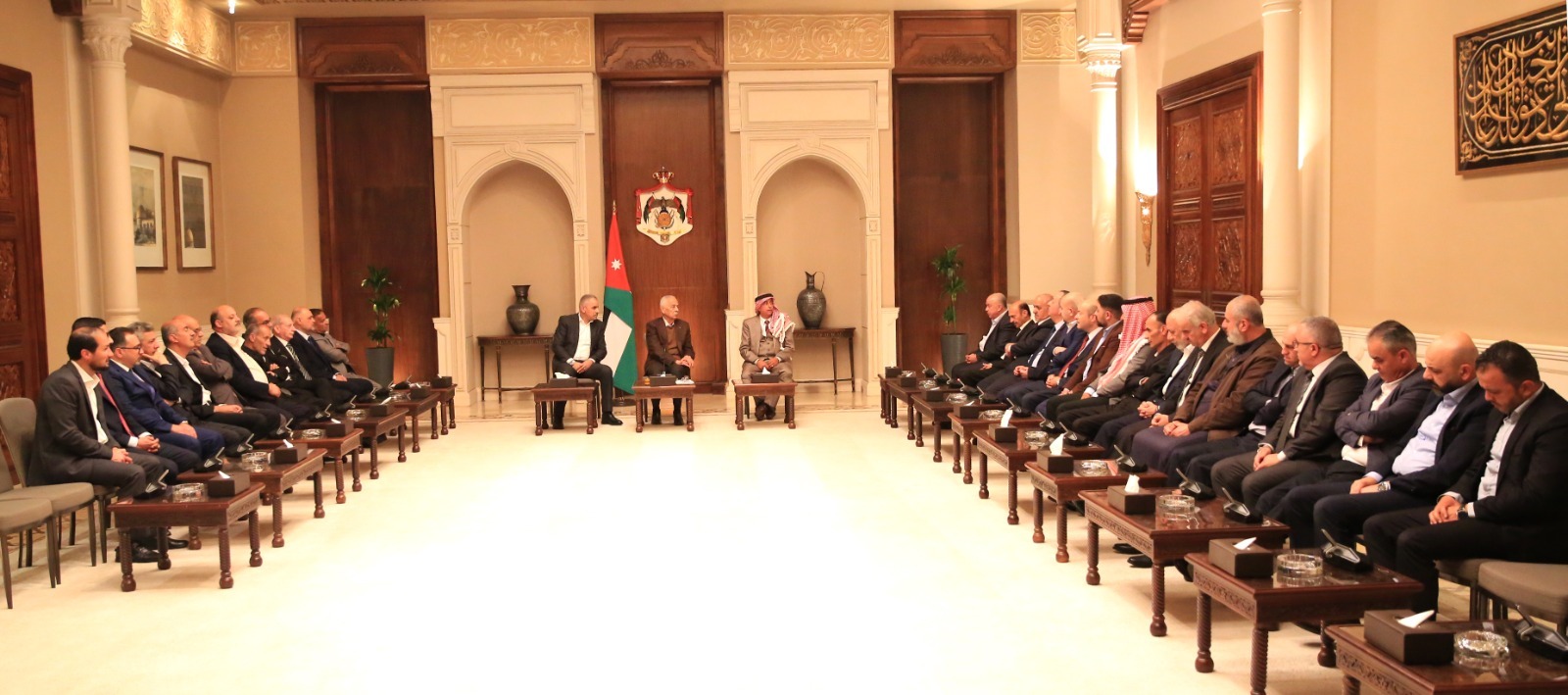 Madar Al-Saa Images 0.7063742257070944