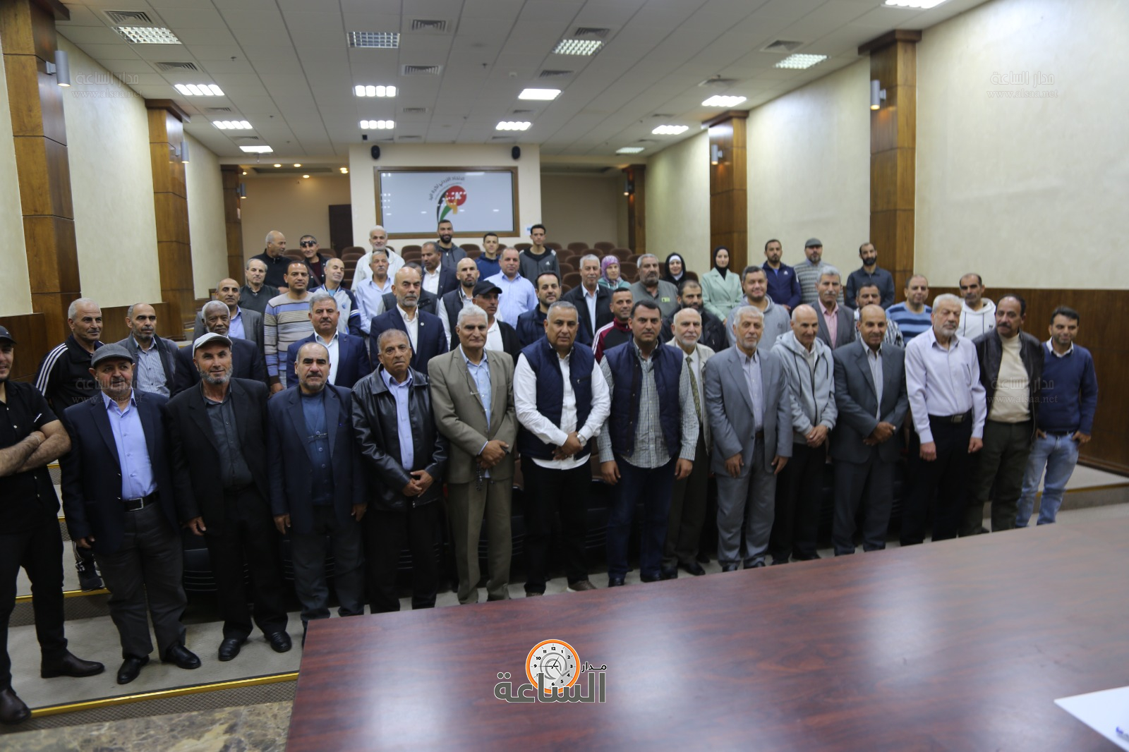 Madar Al-Saa Images 0.7158278293872997