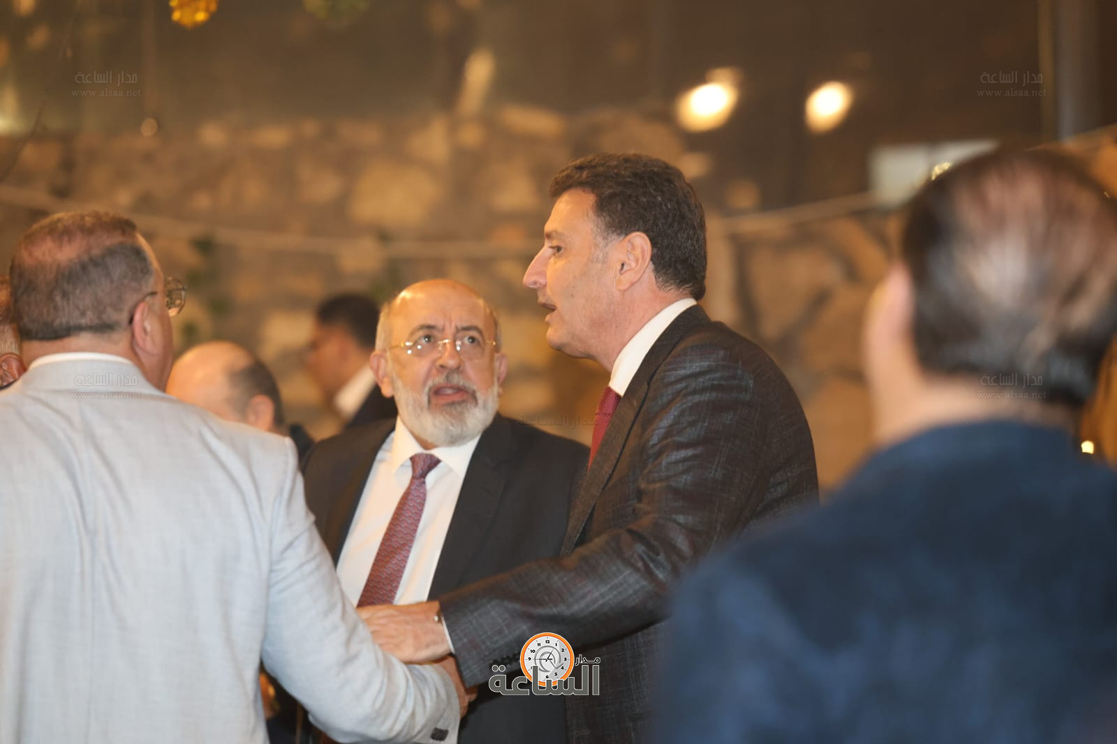 Madar Al-Saa Images 0.9212419453239482