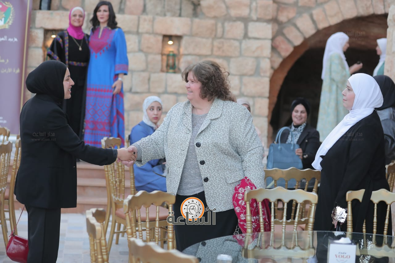 Madar Al-Saa Images 0.7476894561554182