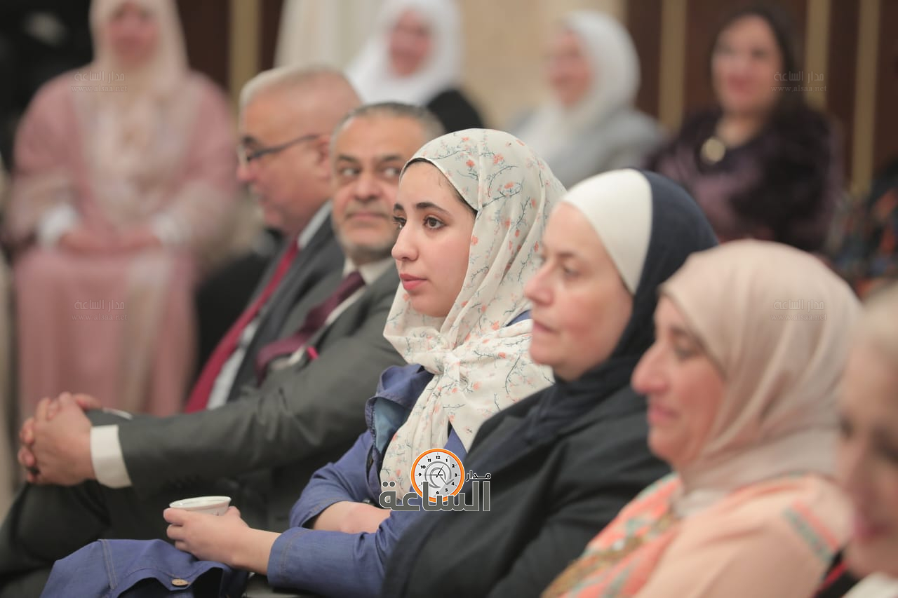 Madar Al-Saa Images 0.8212675615658749