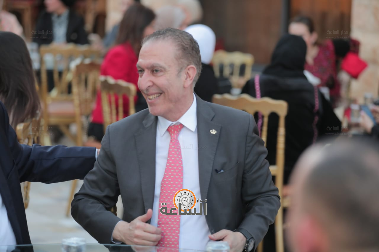 Madar Al-Saa Images 0.3553909293284543