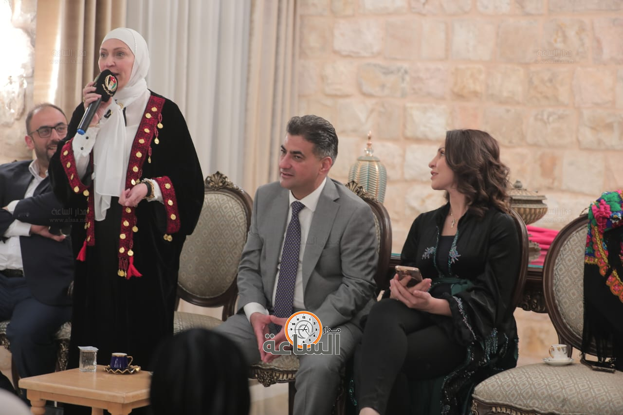 Madar Al-Saa Images 0.3867781578908045