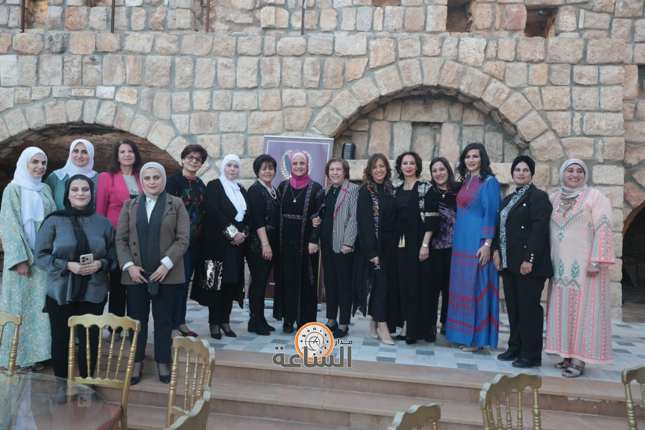 Madar Al-Saa Images 0.425519559659745