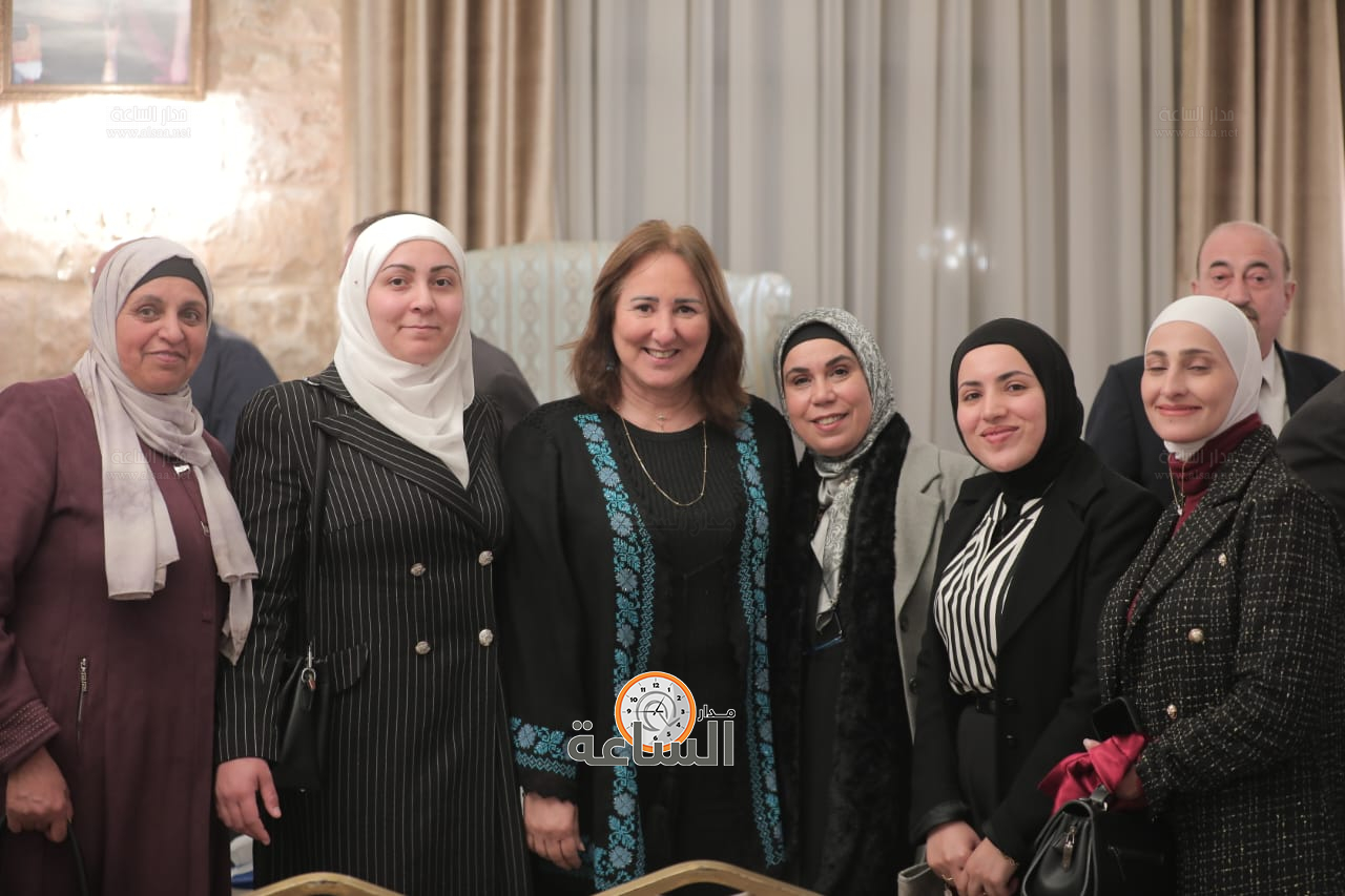 Madar Al-Saa Images 0.7668085385070513