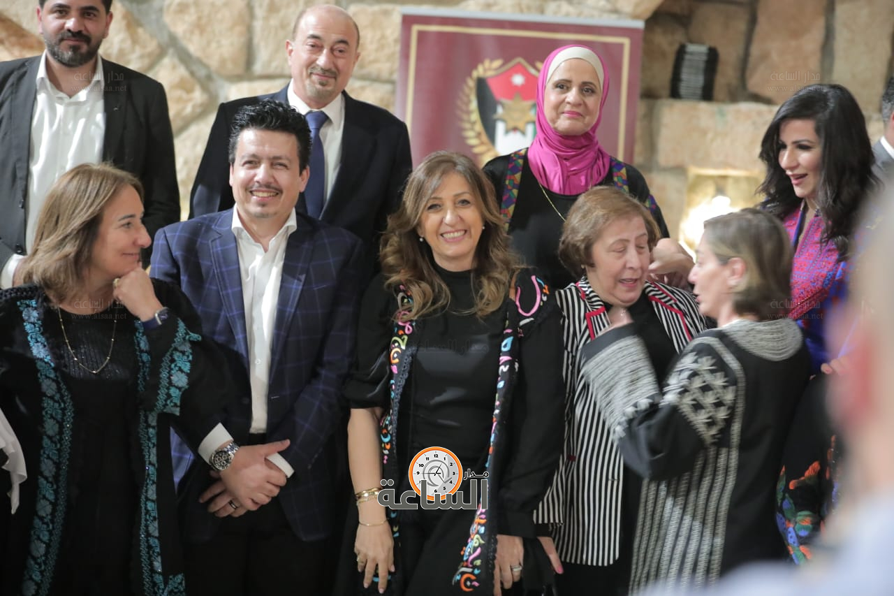 Madar Al-Saa Images 0.8879780611436521