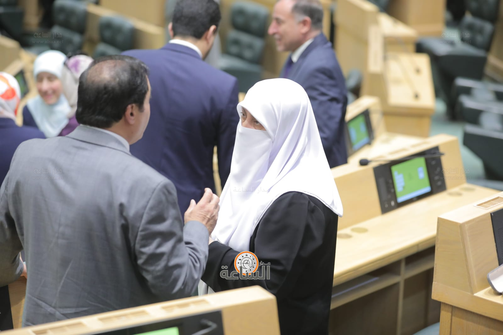 Madar Al-Saa Images 0.6544335475033269