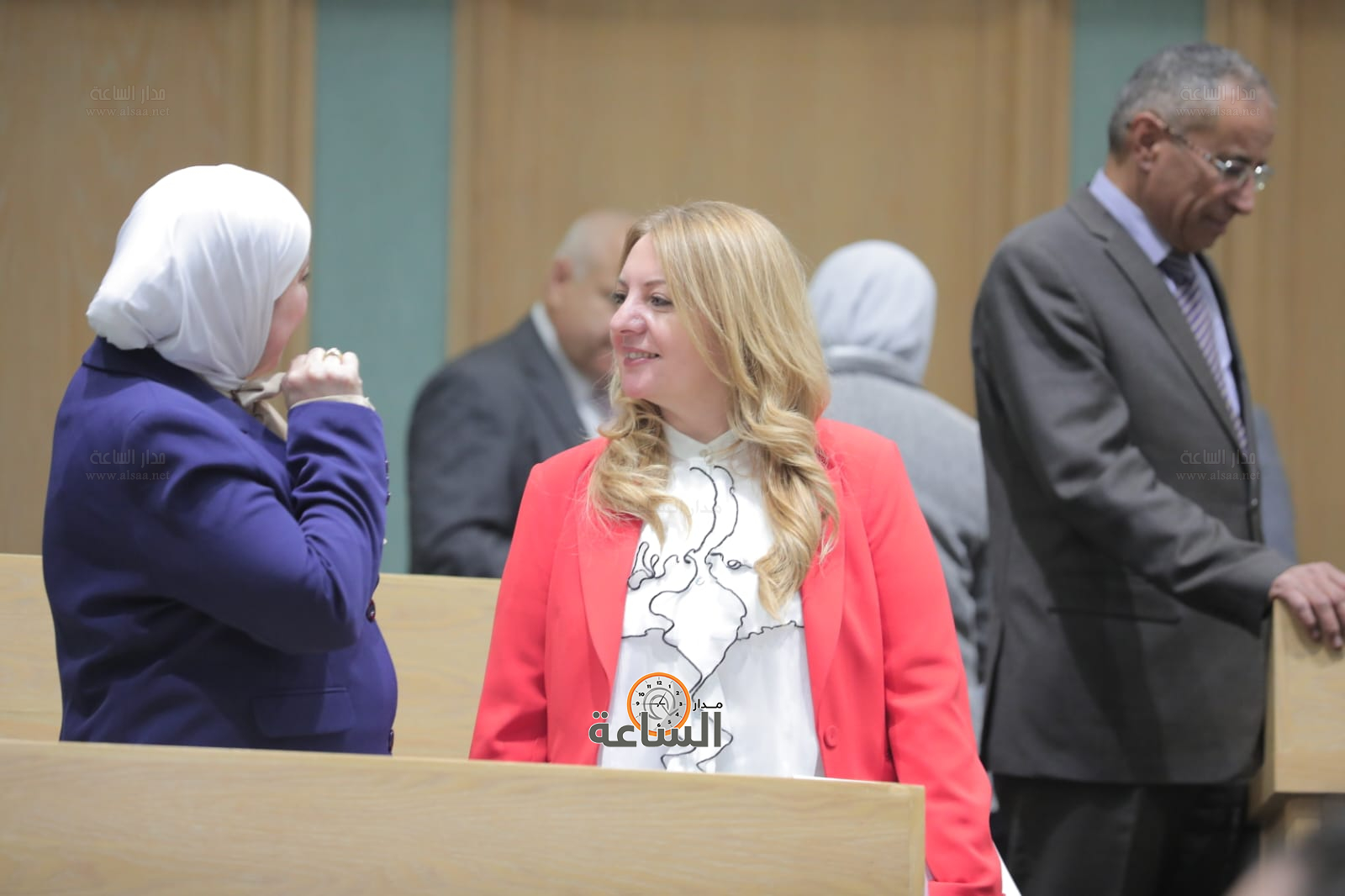 Madar Al-Saa Images 0.0046317670859536975