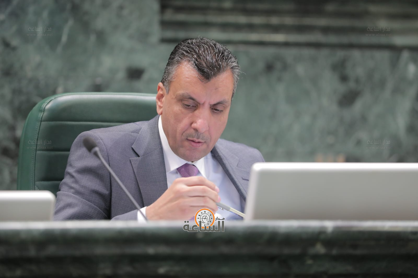 Madar Al-Saa Images 0.6548861145046099