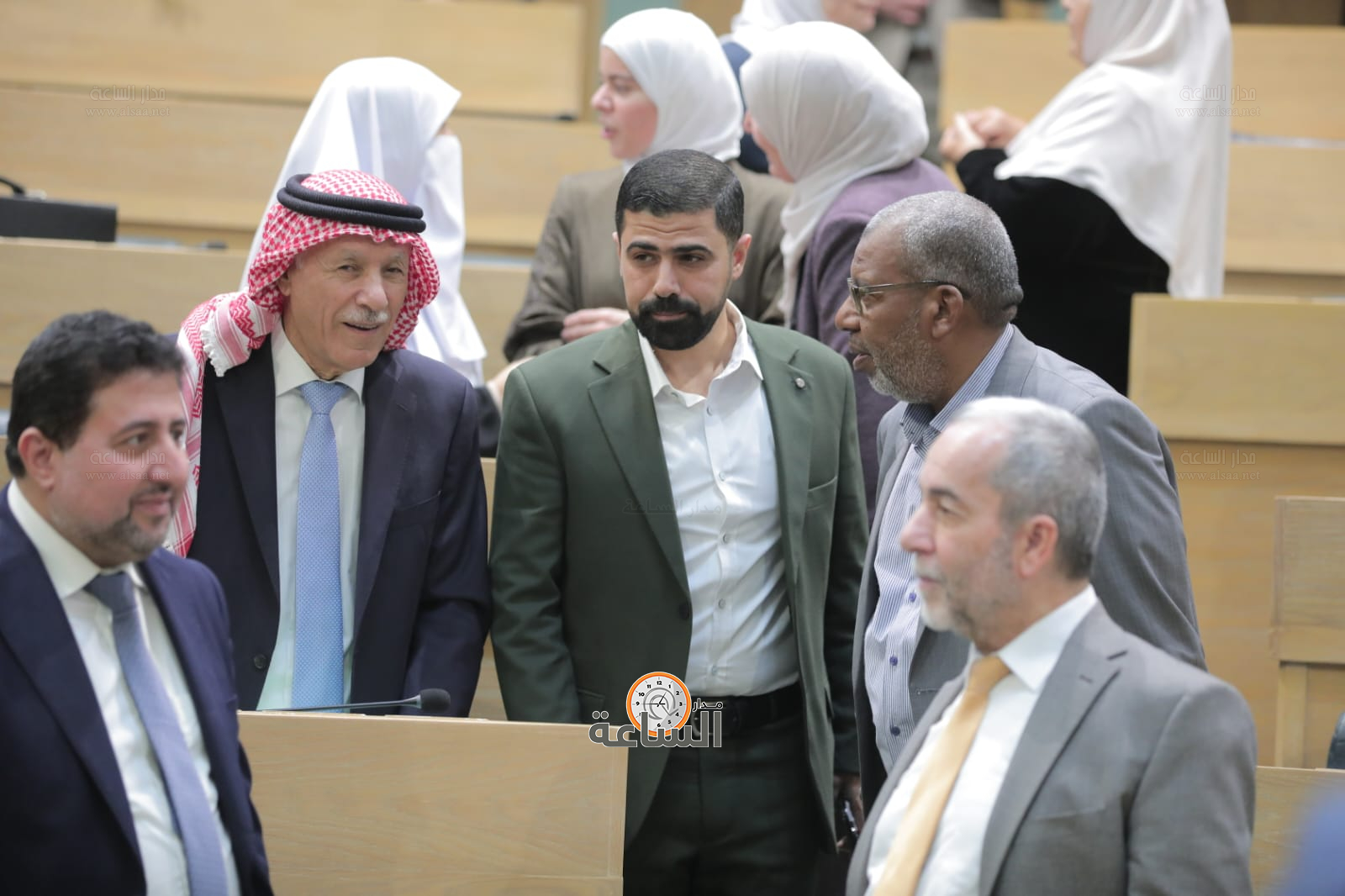 Madar Al-Saa Images 0.23910113675936184