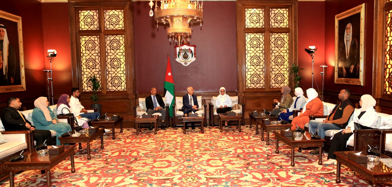 Madar Al-Saa Images 0.5579285227389557