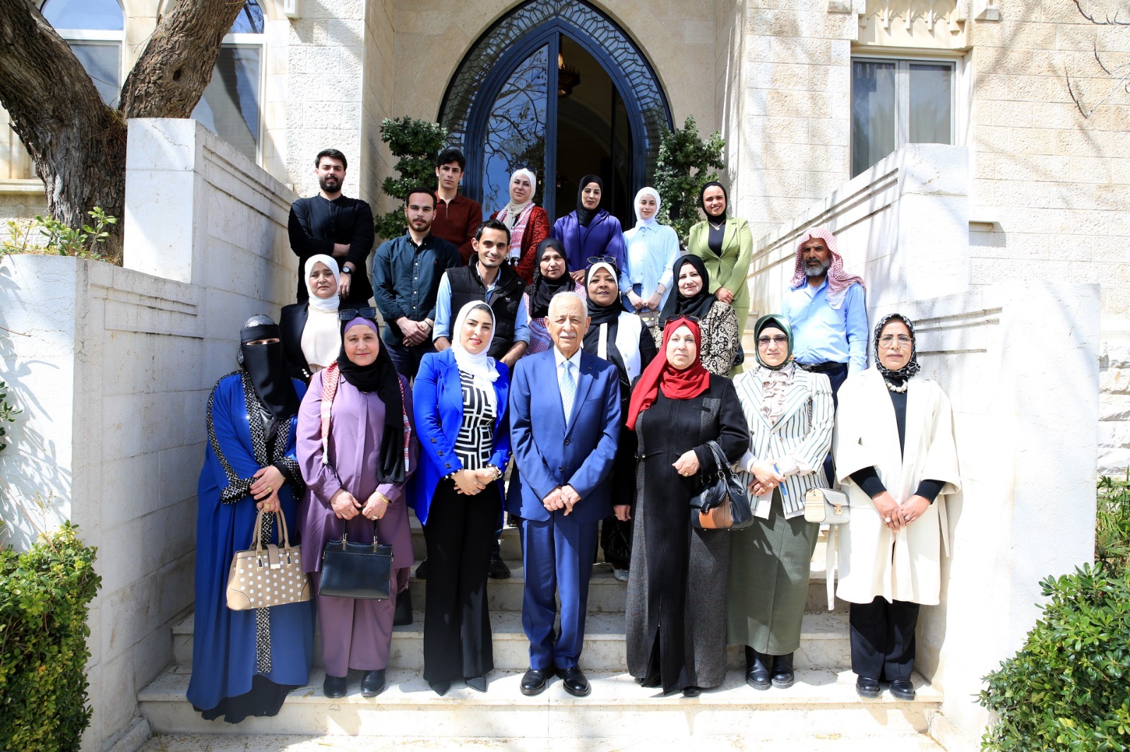 Madar Al-Saa Images 0.932299010892448