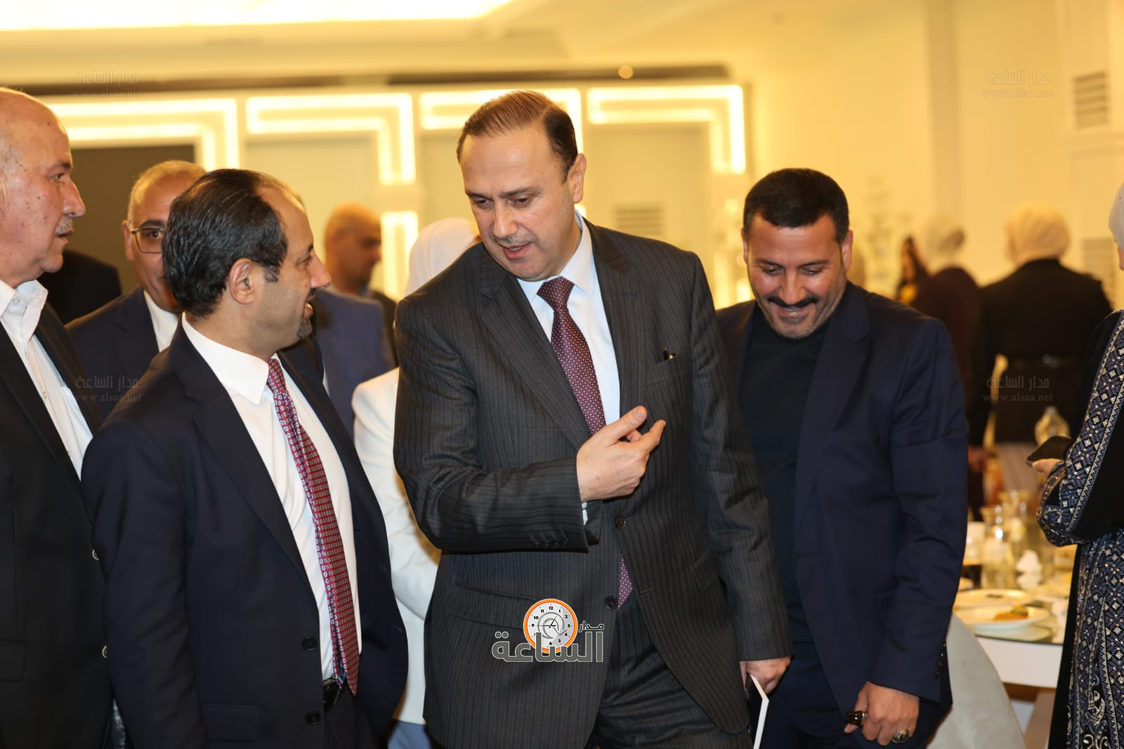 Madar Al-Saa Images 0.18457438639198687