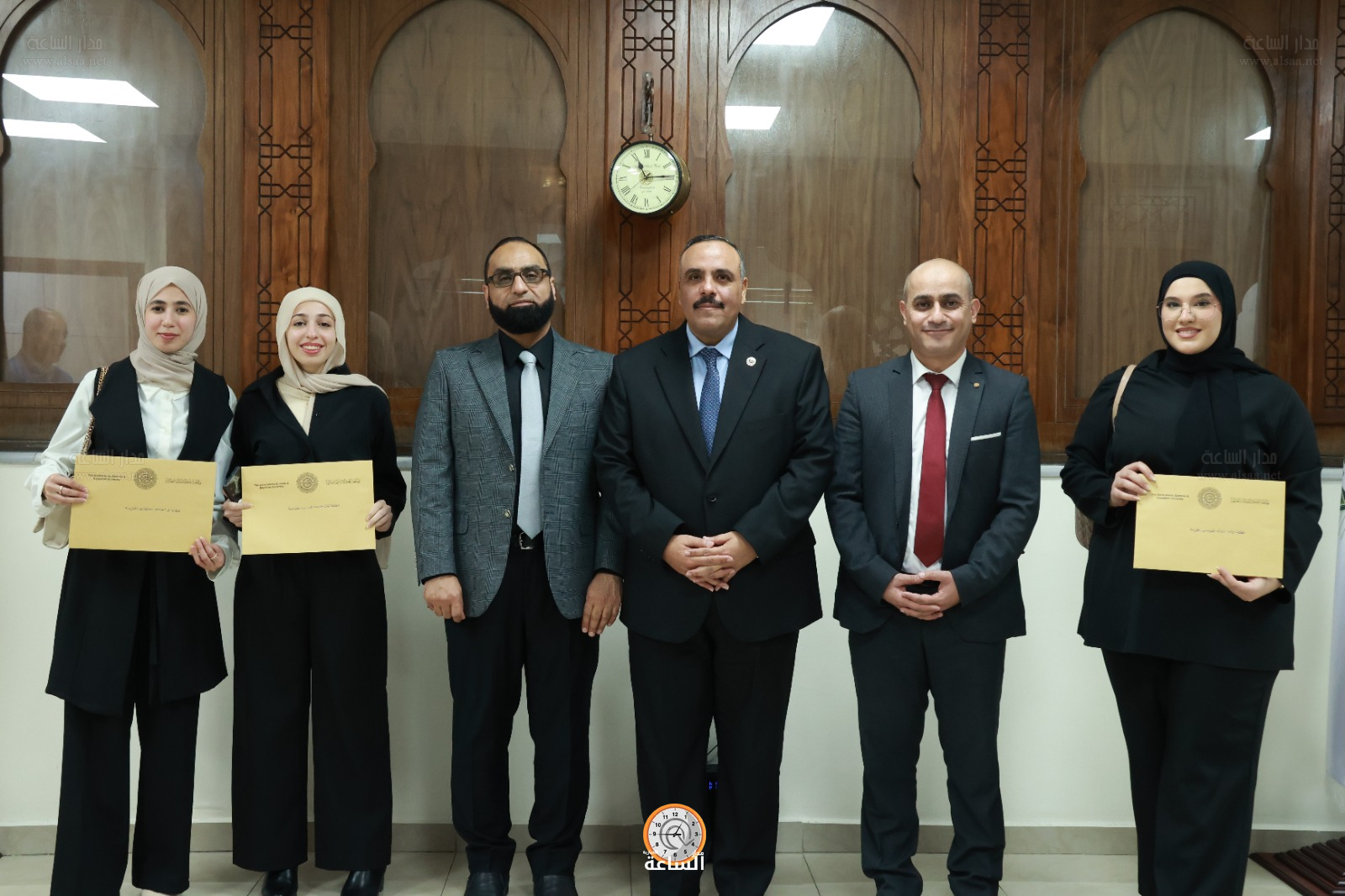 Madar Al-Saa Images 0.7033598311393987