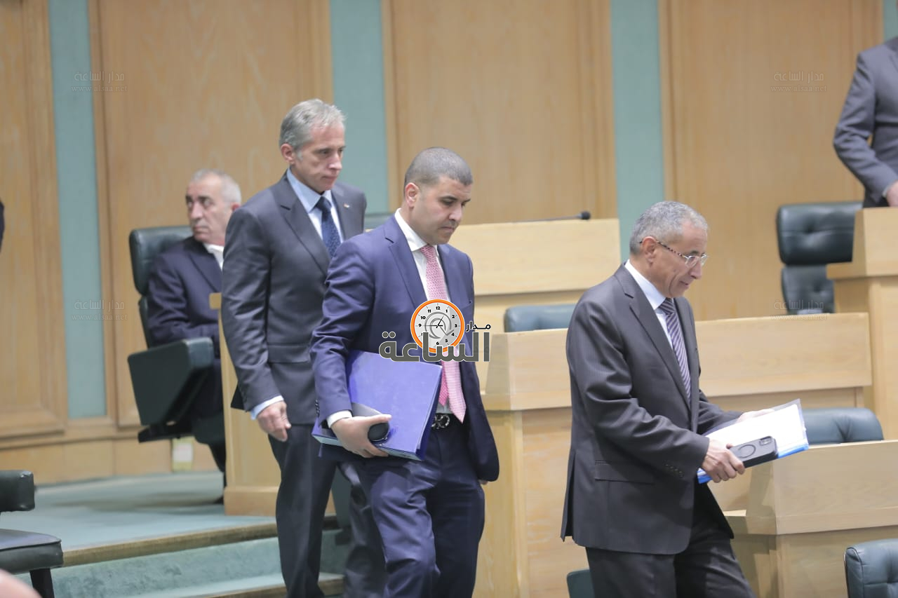 Madar Al-Saa Images 0.8952553710651836