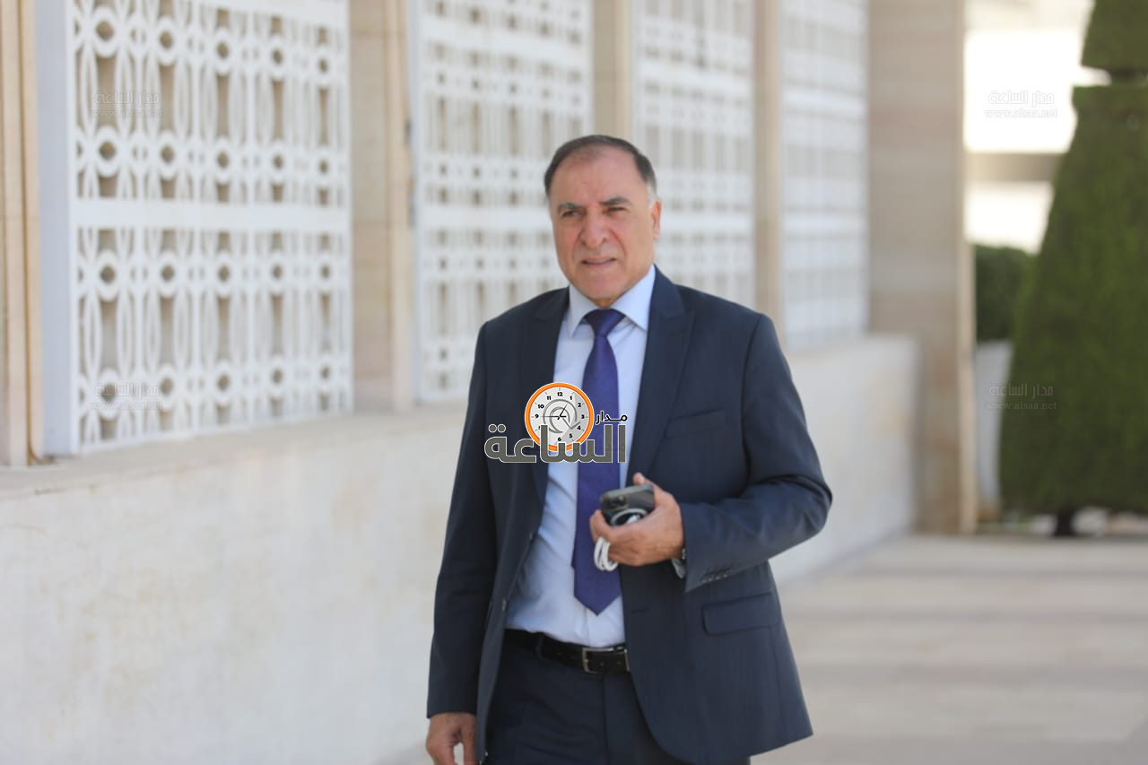 Madar Al-Saa Images 0.6434104440597412