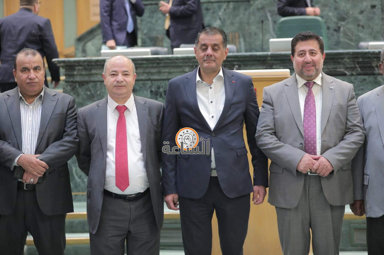 Madar Al-Saa Images 0.8105334176763672