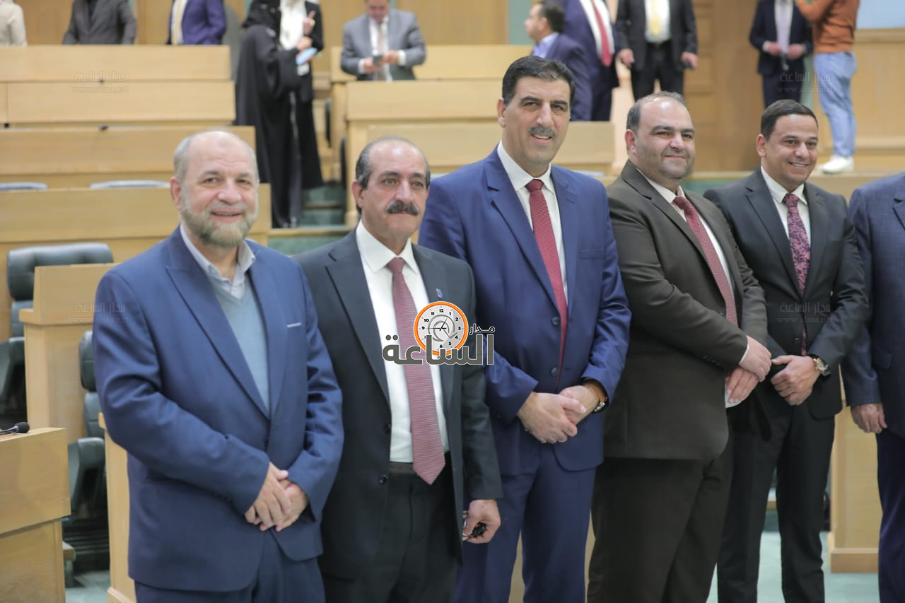 Madar Al-Saa Images 0.18996752302273712