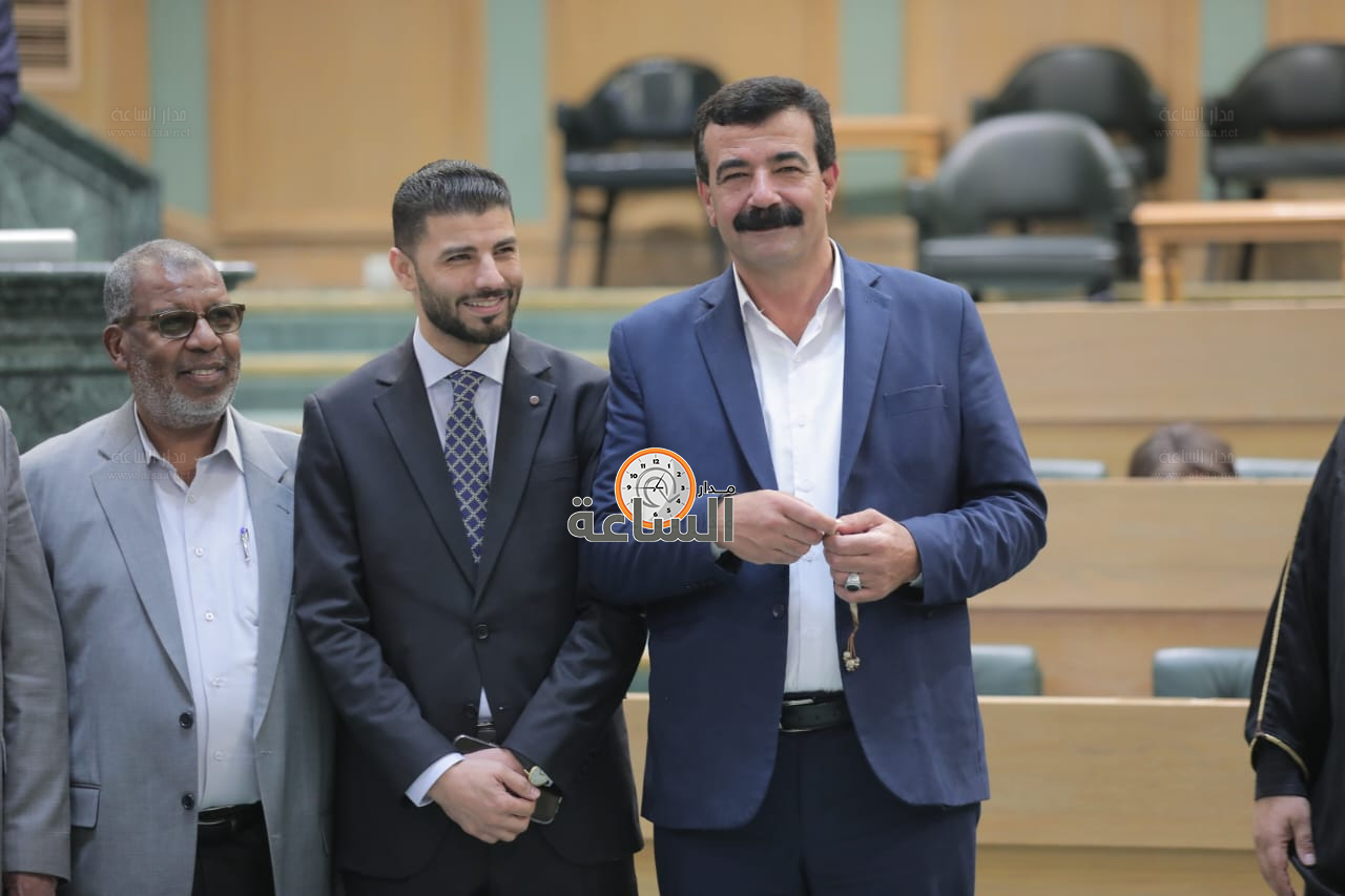 Madar Al-Saa Images 0.2971511784353591