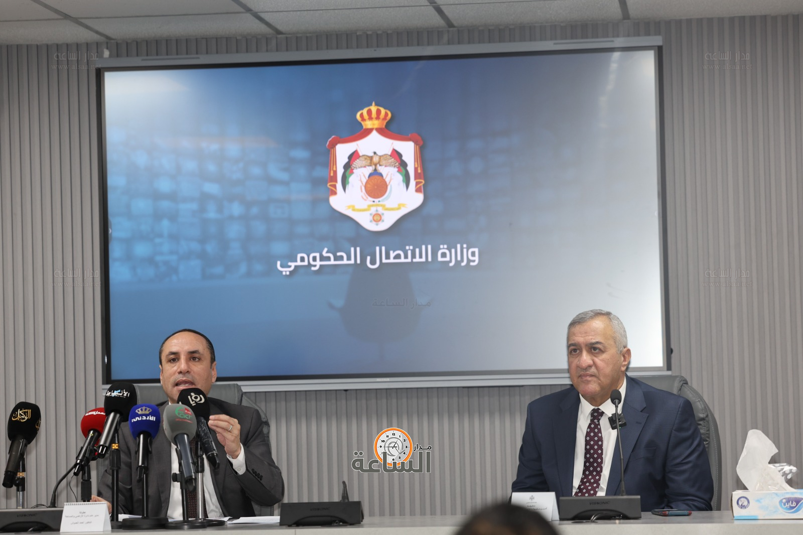 Madar Al-Saa Images 0.6746084081179171