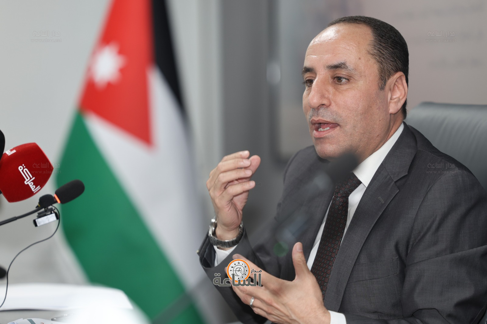 Madar Al-Saa Images 0.5909155354611701