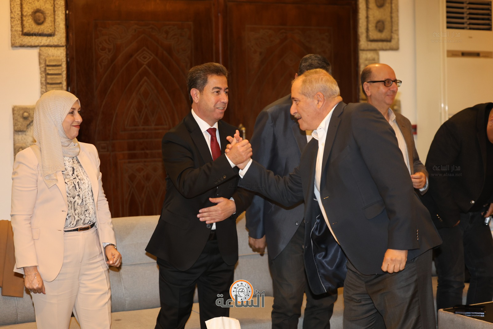 Madar Al-Saa Images 0.6638542170545123