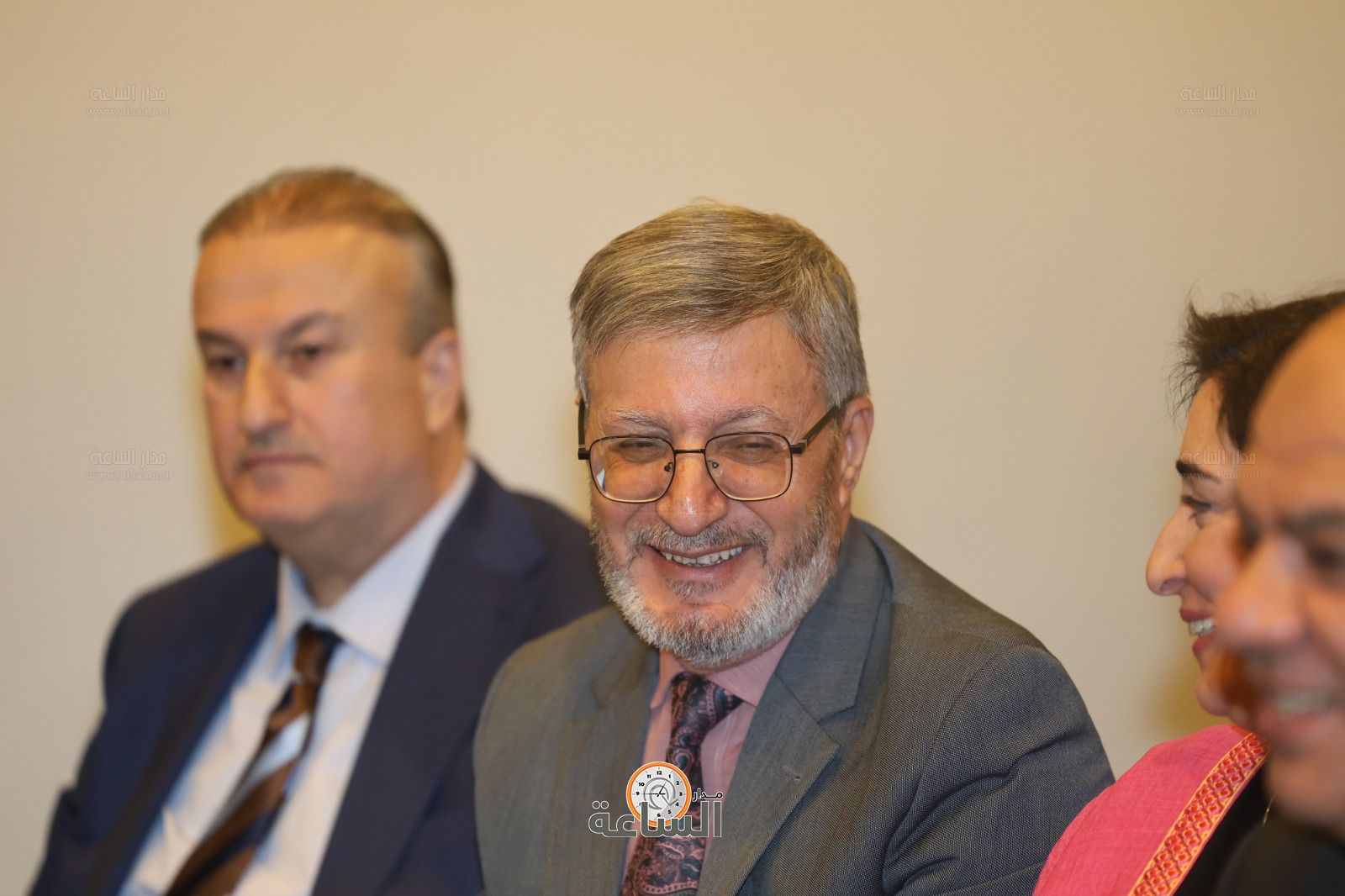 Madar Al-Saa Images 0.9449654121191244