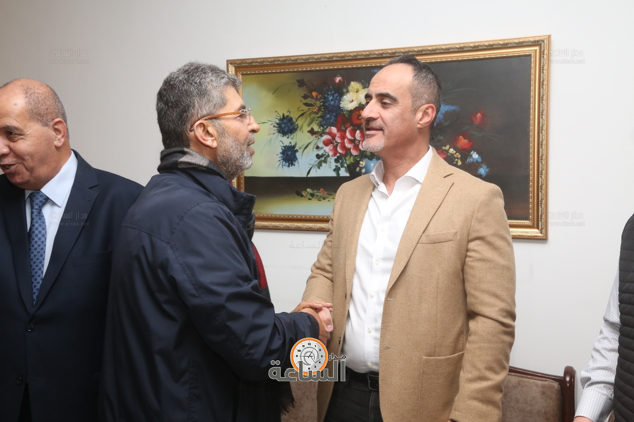 Madar Al-Saa Images 0.44855517280952095