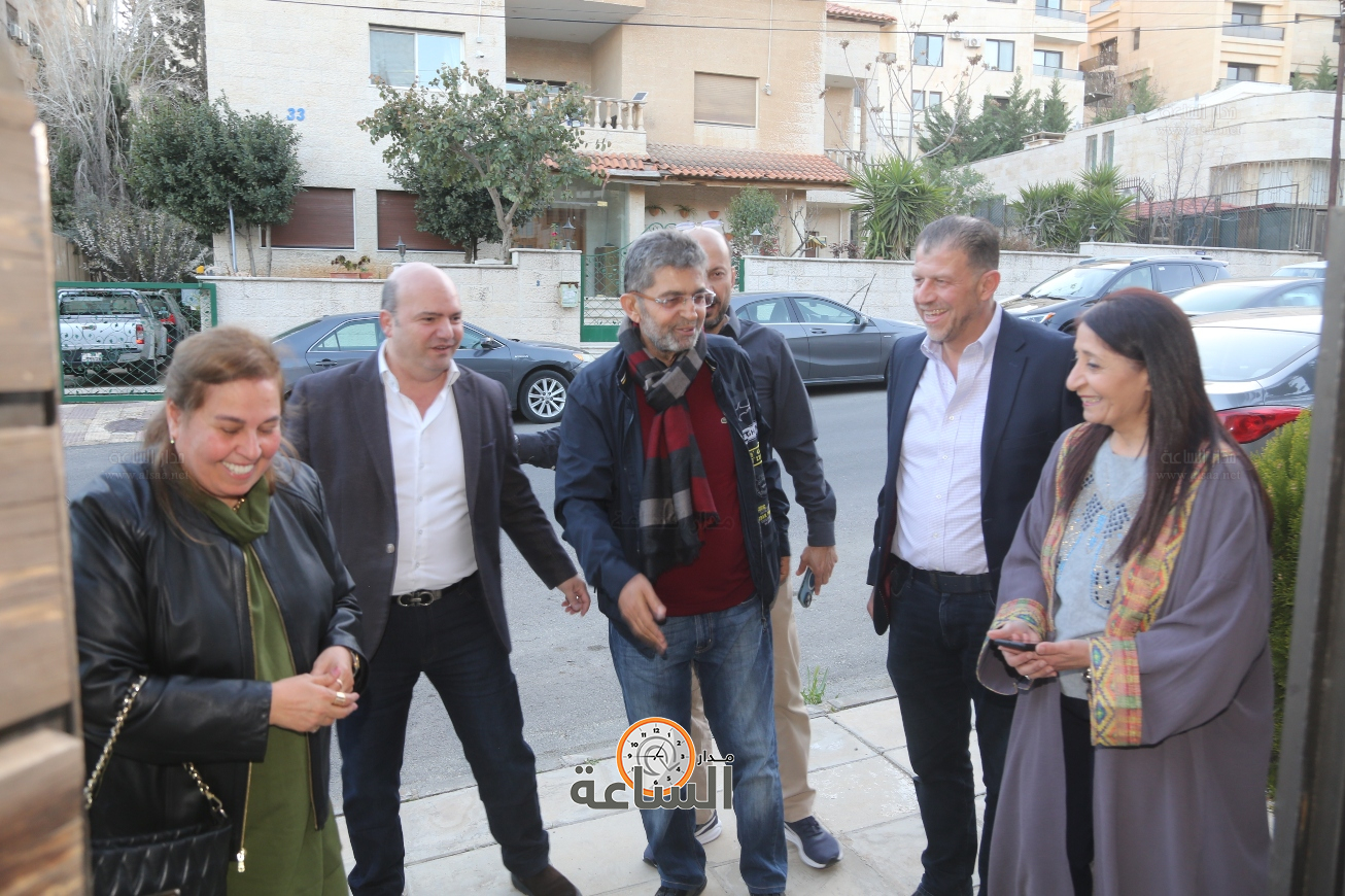 Madar Al-Saa Images 0.52480676087309