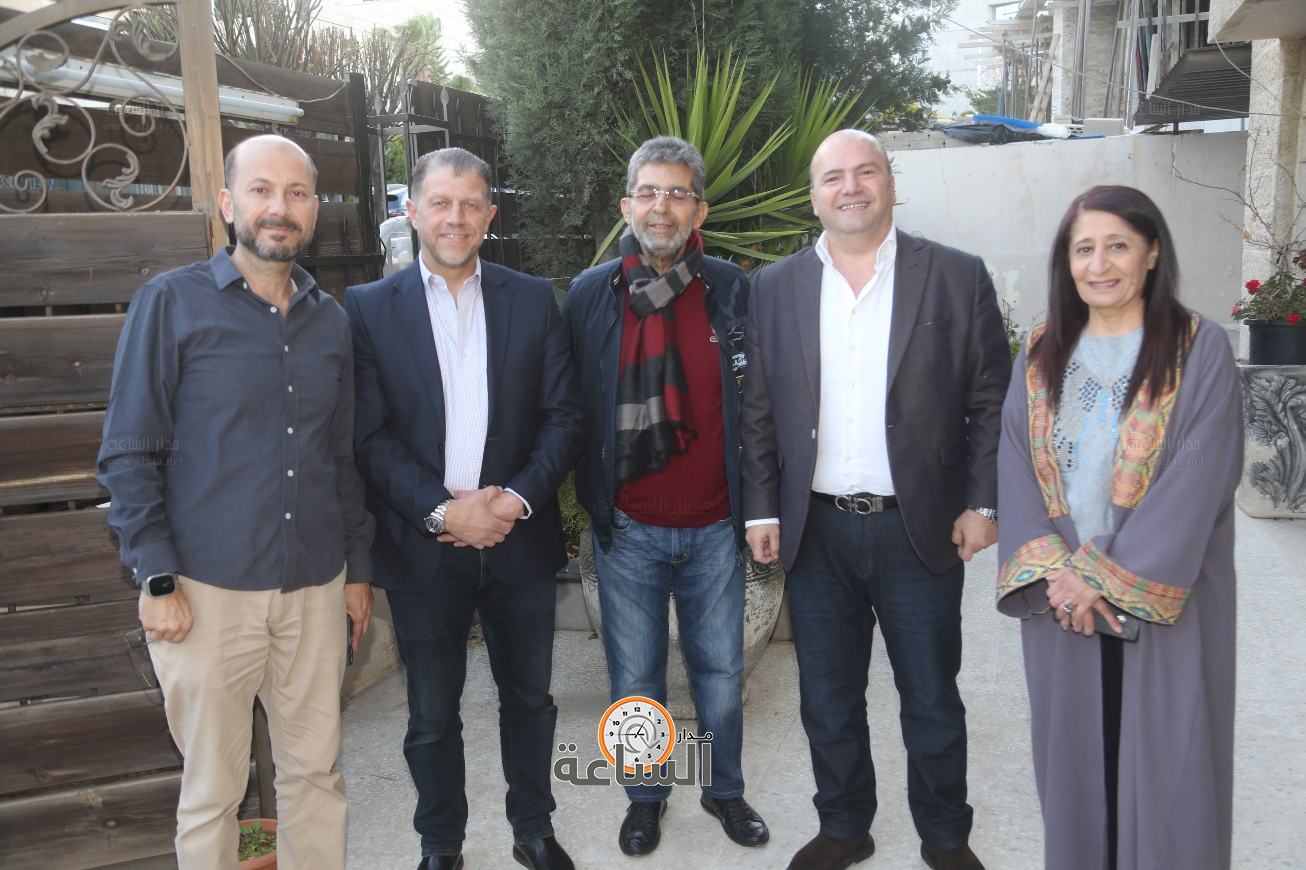 Madar Al-Saa Images 0.4173507019043179