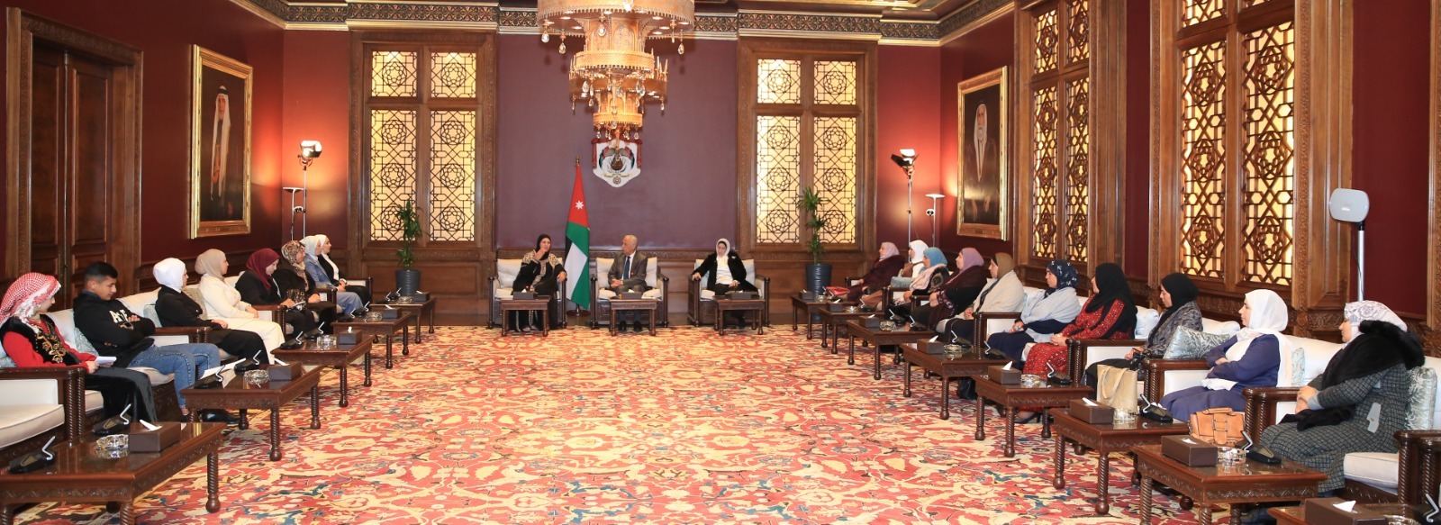 Madar Al-Saa Images 0.4050747133573034