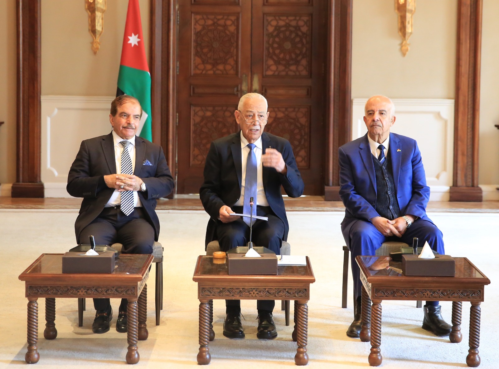 Madar Al-Saa Images 0.7580091250011012