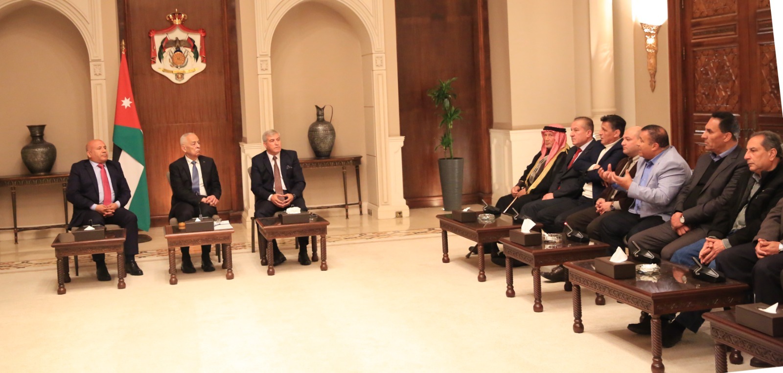 Madar Al-Saa Images 0.2858987226348617