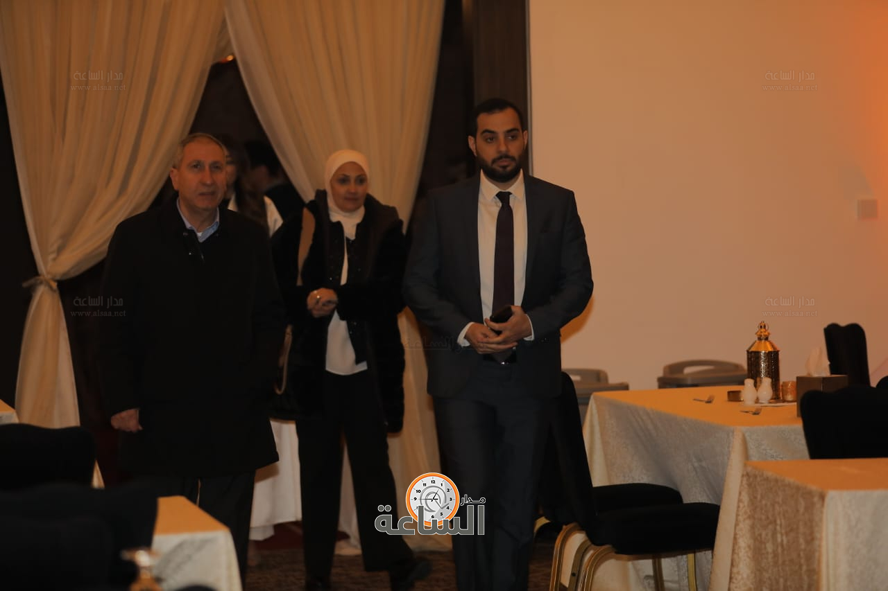 Madar Al-Saa Images 0.5700921335650406