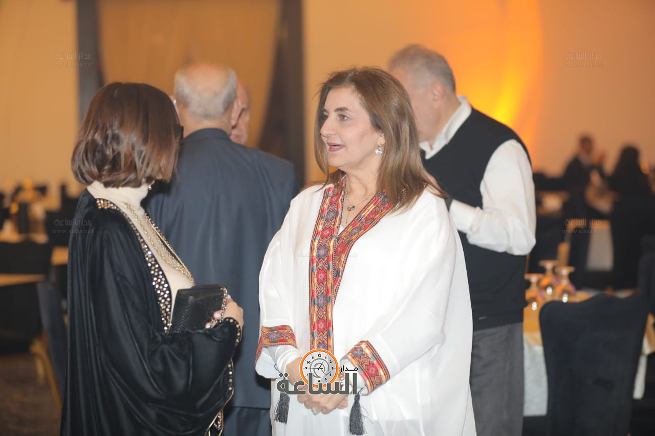 Madar Al-Saa Images 0.44472795320762115