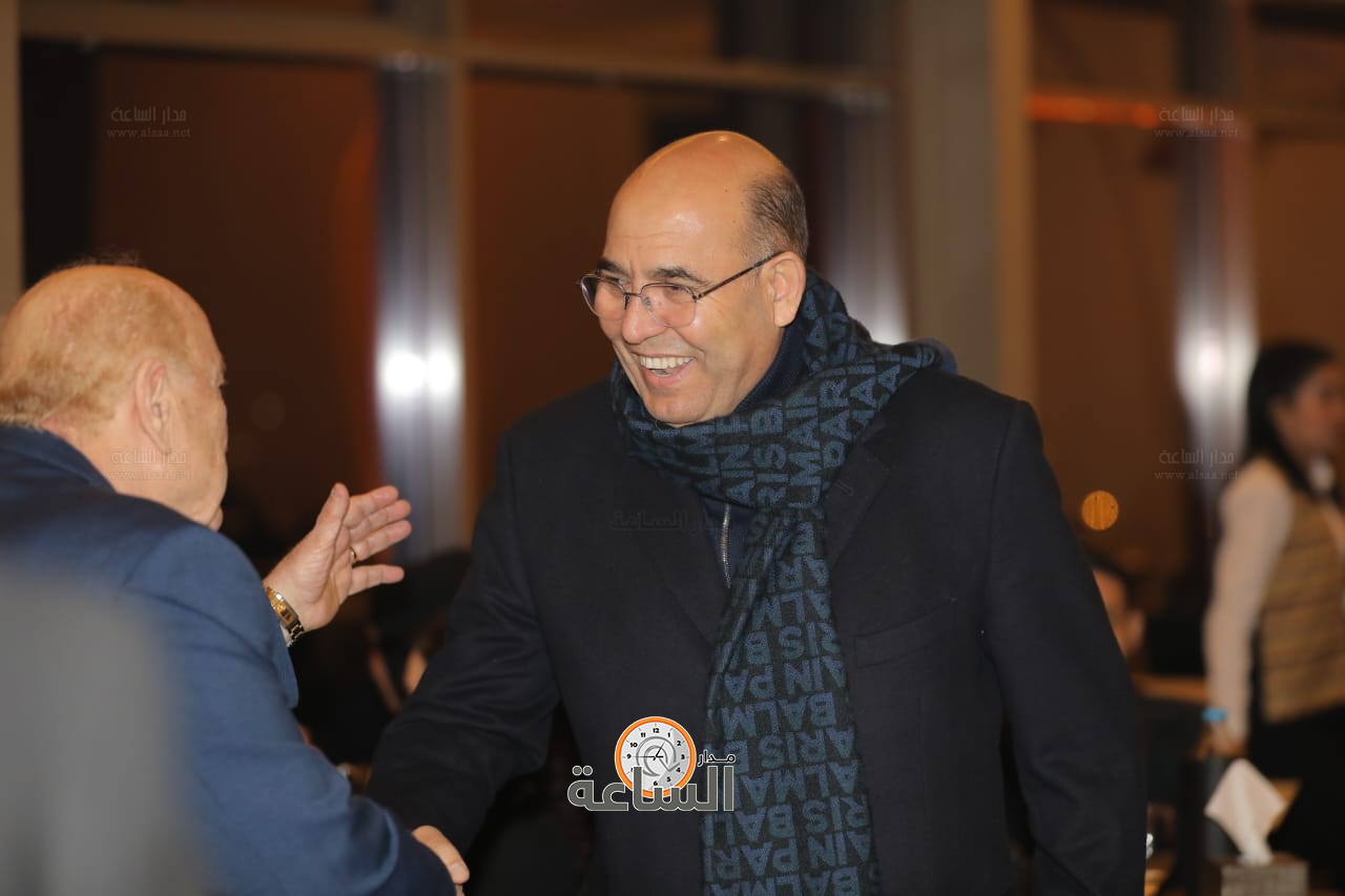 Madar Al-Saa Images 0.4354683344929593