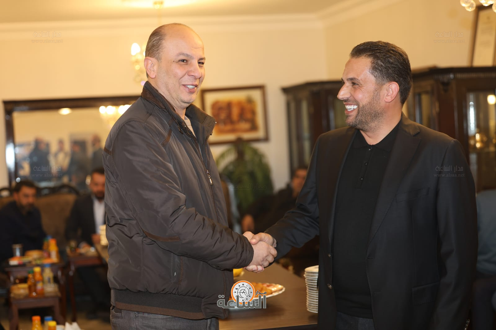 Madar Al-Saa Images 0.8860956754388749