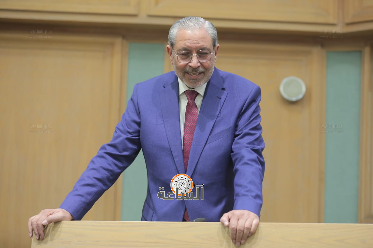 Madar Al-Saa Images 0.18539023576662816