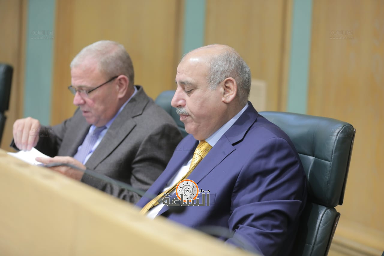 Madar Al-Saa Images 0.074736147260404