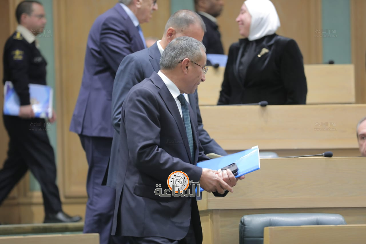 Madar Al-Saa Images 0.5561722647428016