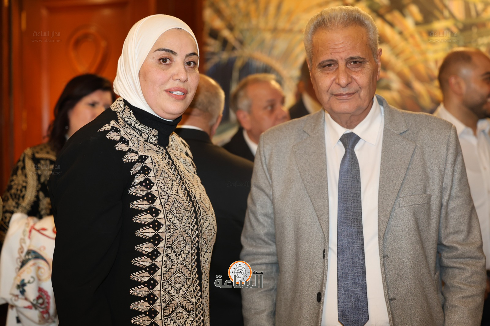 Madar Al-Saa Images 0.32092741929688295